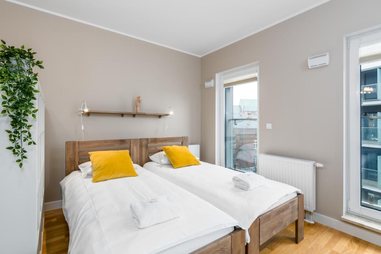 Apartament Black & White Mostowa By Renters พอซนาน ภายนอก รูปภาพ