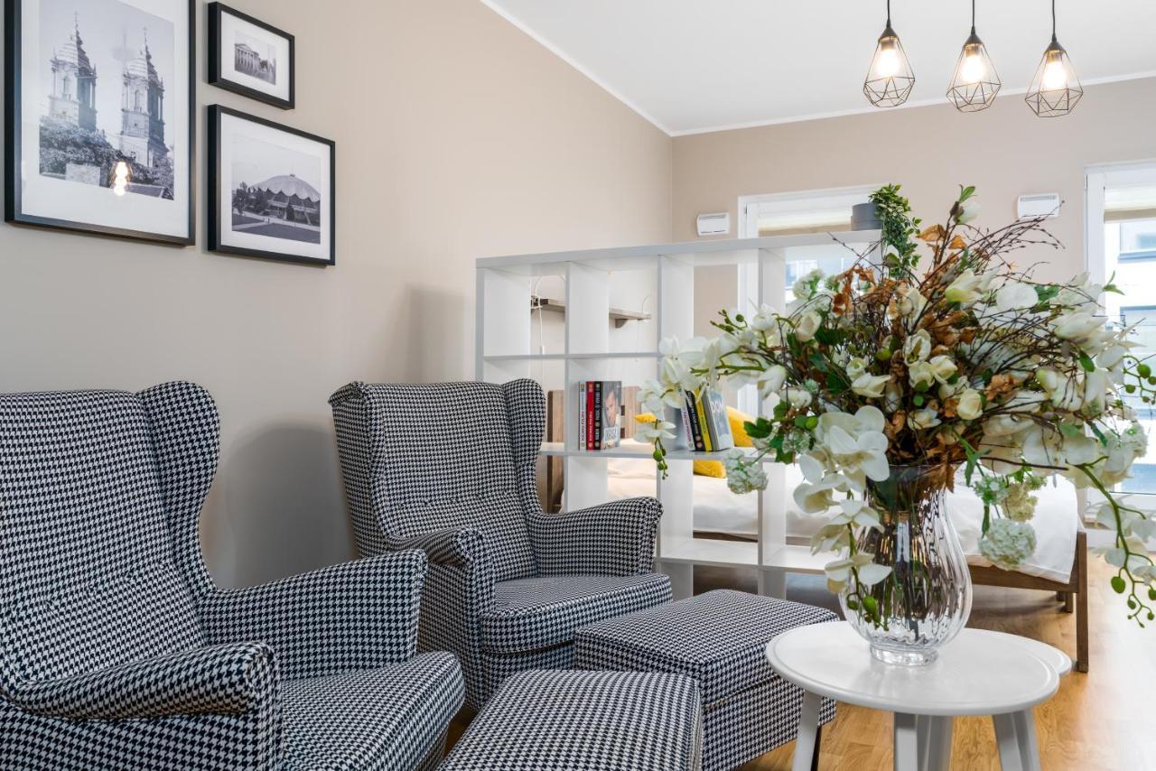 Apartament Black & White Mostowa By Renters พอซนาน ภายนอก รูปภาพ