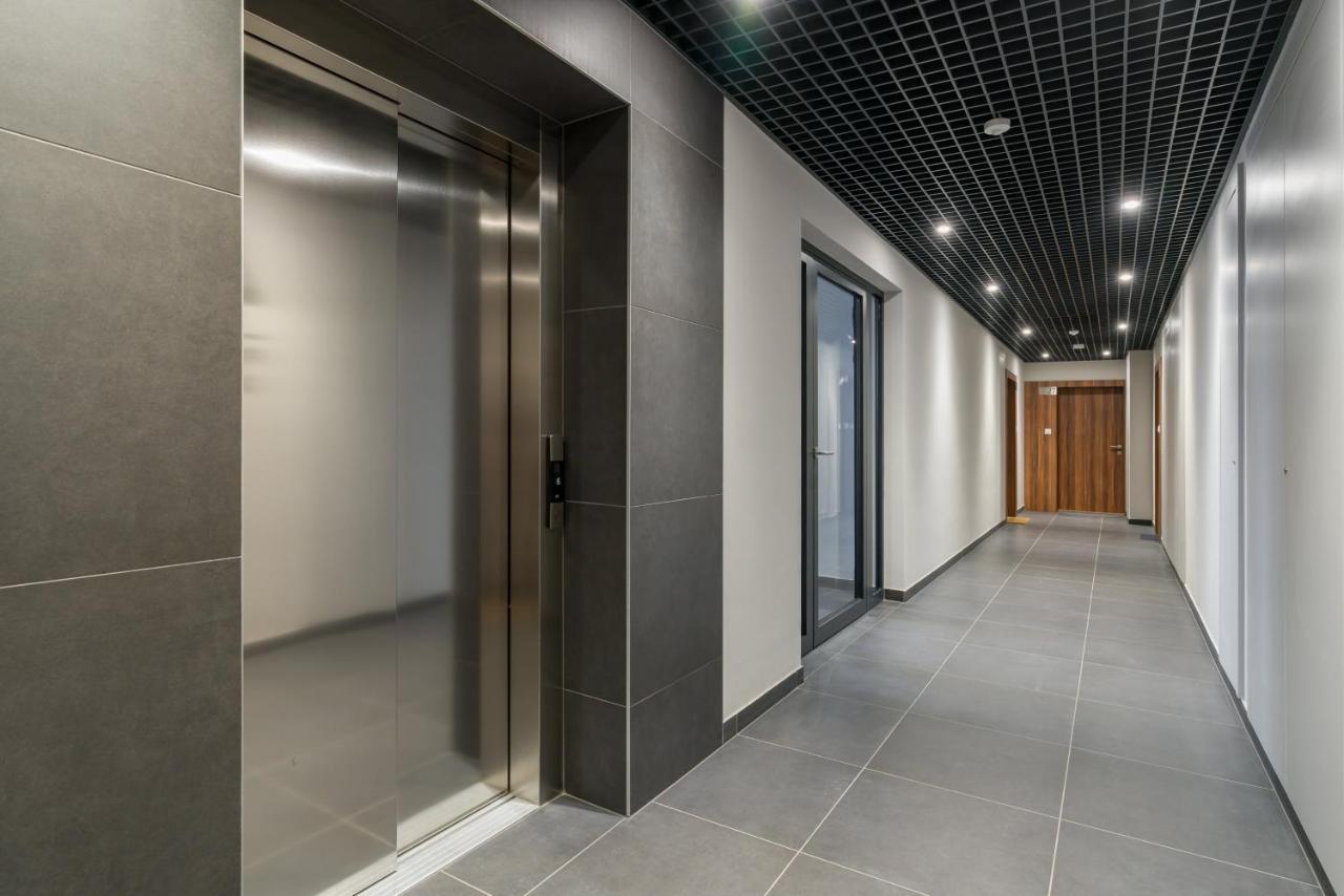 Apartament Black & White Mostowa By Renters พอซนาน ภายนอก รูปภาพ